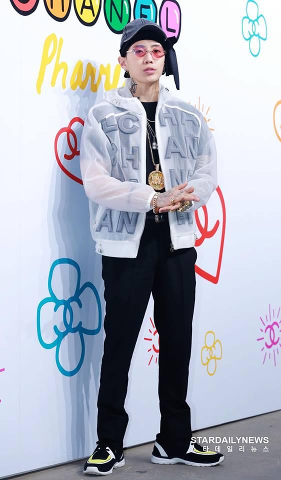 Cùng dự một sự kiện, Black Pink Jennie bị chê quê mùa kém sang khi đứng cạnh SNSD Yoona-11