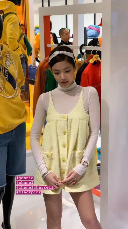 Hết thời con cưng của stylist, Jennie (Black Pink) gây ngán ngẩm với bộ trang phục chẳng khác nào quả cầu lông-3