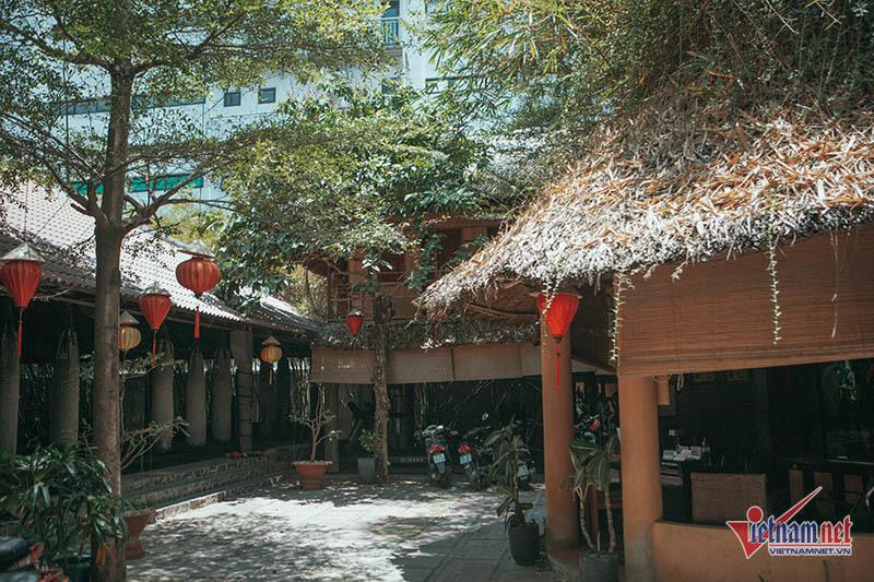 Rời showbiz, Johnny Trí Nguyễn sống bình yên trong võ đường rộng 1800m2-1