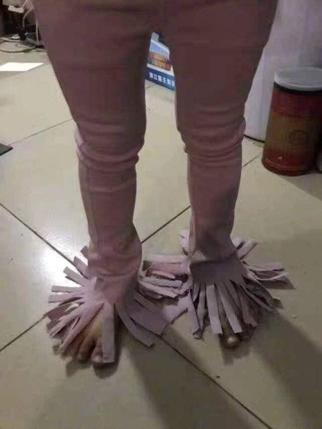 Đỉnh cao khóc không thành tiếng vì mua hàng online: Đặt mua quần ống loe nhận về chiếc chổi xể-2