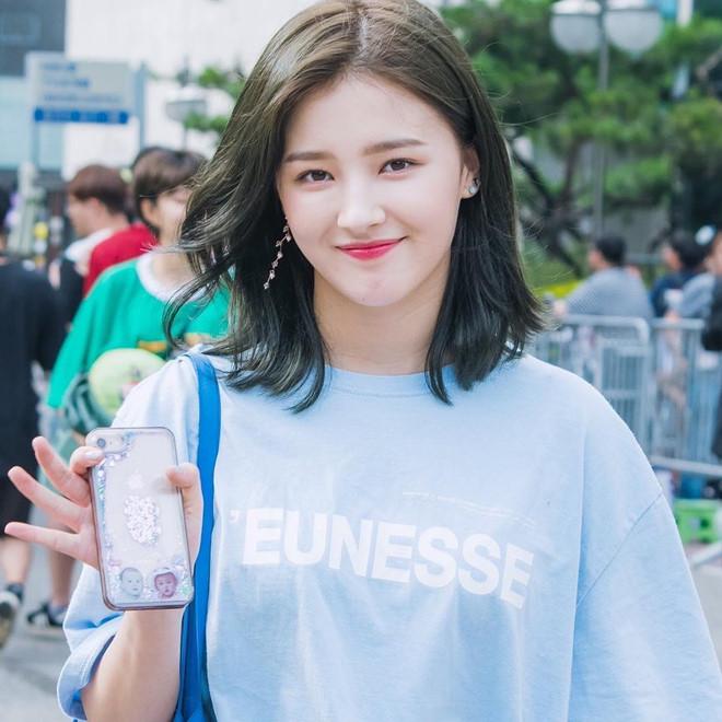 Những hot girl ảnh trên mạng xinh đẹp, ngoài đời thực còn rạng rỡ hơn-4