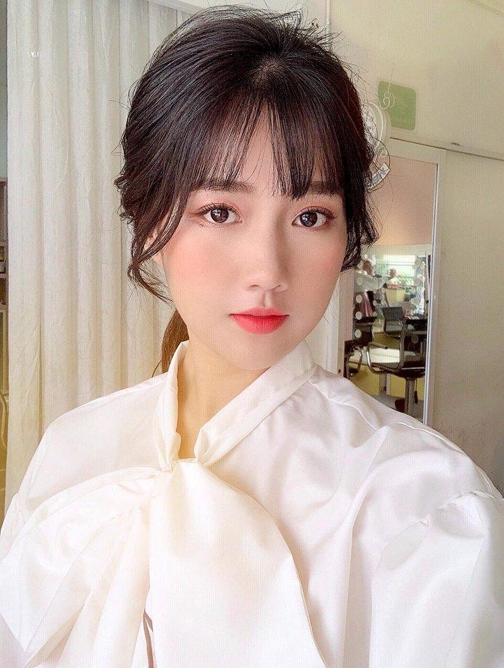 Đăng clip đón sinh nhật giản dị bên chiếc bánh kem, Tâm Tít vẫn nổi bần bật bởi vẻ đẹp chuẩn hotmom-4