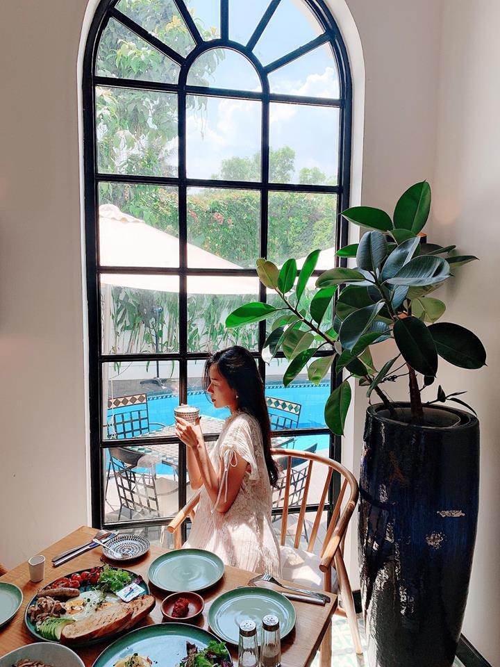 Đăng clip đón sinh nhật giản dị bên chiếc bánh kem, Tâm Tít vẫn nổi bần bật bởi vẻ đẹp chuẩn hotmom-5