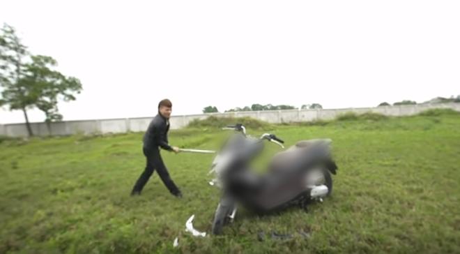 Công an vào cuộc vụ Khá Bảnh đốt xe máy 70 triệu để đổi xe điện rồi quay clip đăng tải trên facebook-2