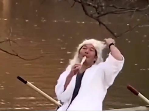 Sự cố hài hước của Sơn Tùng khi lần đầu diễn Vietnam Idol 7 năm trước-1