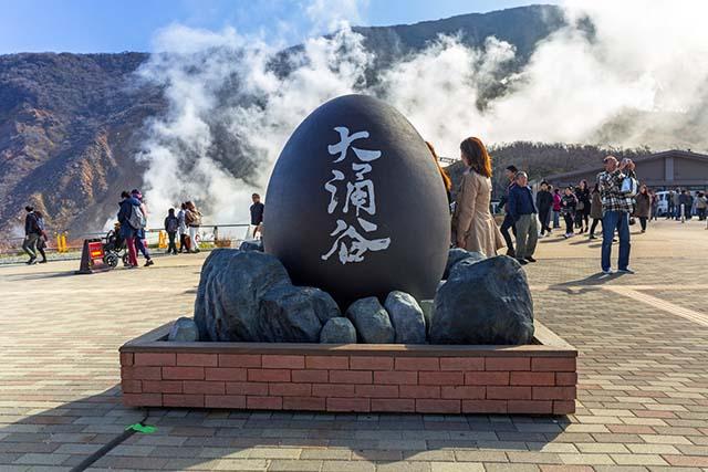 Loại trứng đen kỳ lạ của người Nhật, ai cũng ao ước được ăn 1 lần-1
