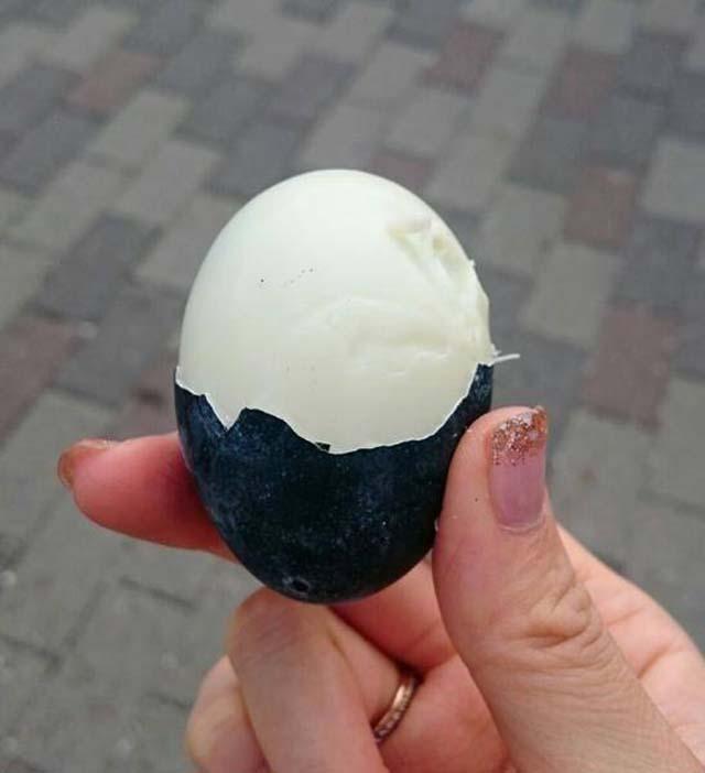Loại trứng đen kỳ lạ của người Nhật, ai cũng ao ước được ăn 1 lần-4