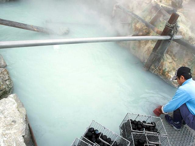 Loại trứng đen kỳ lạ của người Nhật, ai cũng ao ước được ăn 1 lần-5