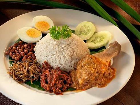 Tự tay làm món cơm dừa gà rán thơm phức, đúng vị Malaysia