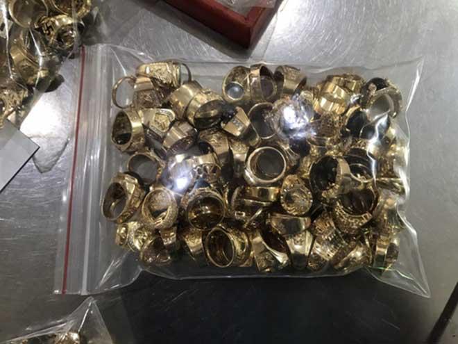 Vụ 6 năm trộm vàng của chủ: Công an trao trả gần 5 tỉ đồng và 225 lượng vàng-2