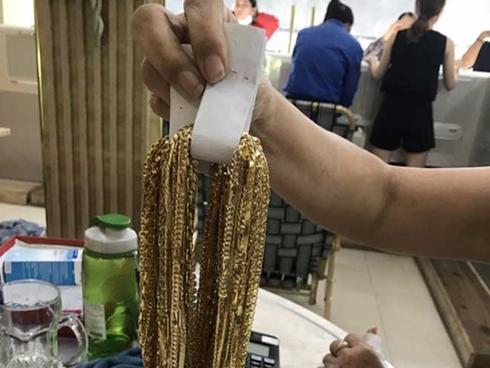 Vụ 6 năm trộm vàng của chủ: Công an trao trả gần 5 tỉ đồng và 225 lượng vàng