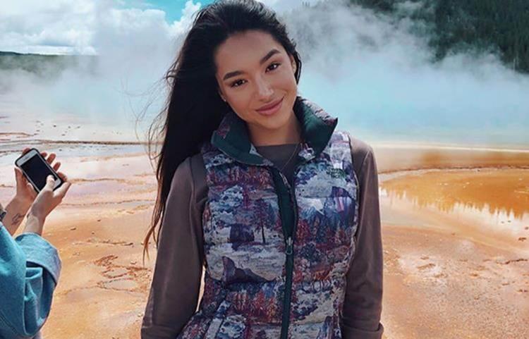 Bông hồng lai gốc Việt cao 1,78 m, sở hữu thân hình bốc lửa-1