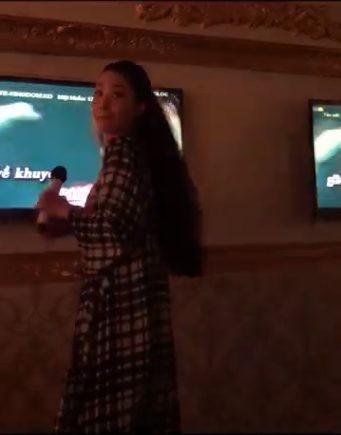 Clip bạn cần xem ngay: Ngắm nhìn Đông Nhi ngã quỵ khi làm gãy hit Mỹ Tâm-4