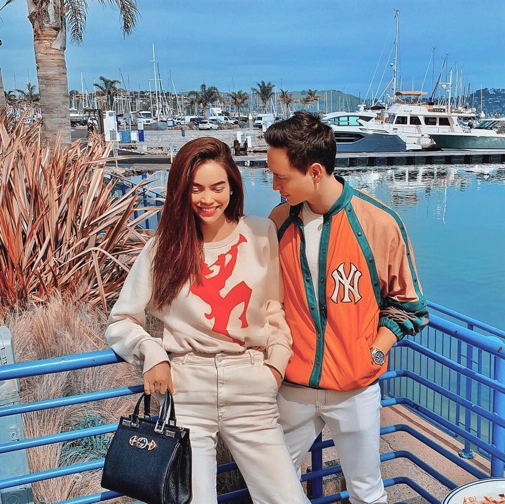 Kim Lý nhảy nhót lả lơi chốn đông người, Hồ Ngọc Hà dù thấy lố vẫn bỏ qua chỉ vì một chiếc áo-1