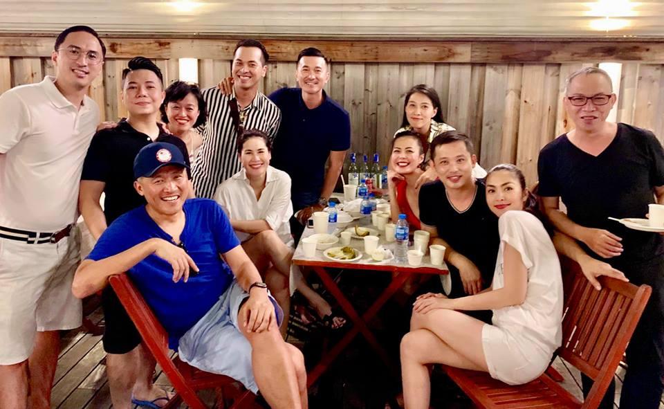 Vợ chồng Tăng Thanh Hà tổ chức tiệc mừng sinh nhật hai con nhưng vẫn quyết giấu mặt-1