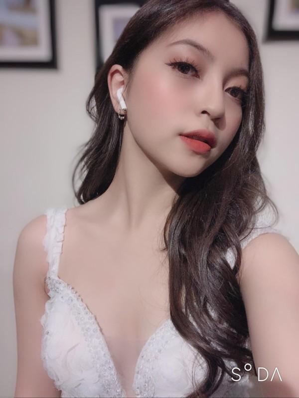 Trong khi bạn gái Duy Mạnh bị ‘vùi dập tơi tả’ thì người yêu Quang Hải lại nhận cơn mưa lời khen với style đi đám cưới thế này-2