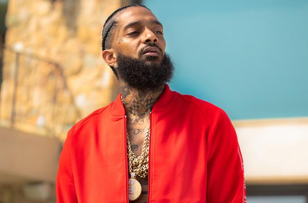 Nipsey Hussle, nghệ sĩ được đề cử Grammy 2019 vừa qua đời sau vụ xả súng: Cả Hollywood xôn xao!-1