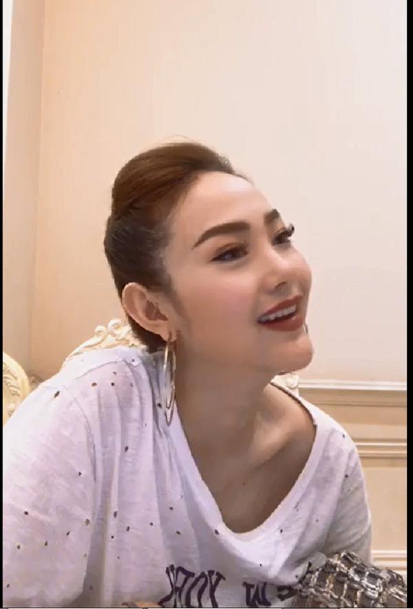 Minh Hằng xuất hiện mặt khác lạ, mắt ti hí và miệng biến dạng khiến ai nhìn thấy đều không khỏi ú ớ-7
