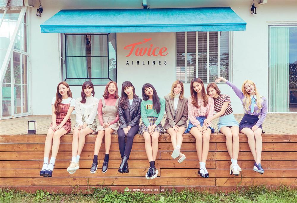 TWICE chính thức gia nhập cuộc chiến comeback tháng 4 với teaser biến hình khiến fan đứng ngồi không yên-3