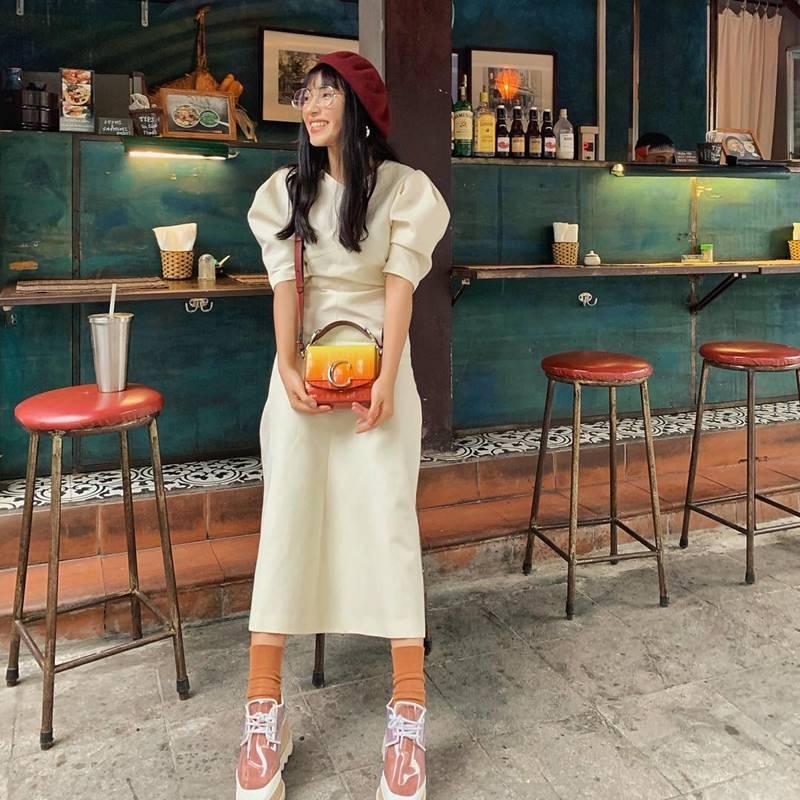 STREET STYLE giới trẻ: Jun Vũ - Han Sara đọ eo con kiến, Hoàng Ku khoe body mà fan chỉ chú ý vào nơi nhạy cảm-10