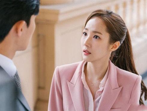 Đau đầu vì trót… làm sếp của chồng-1