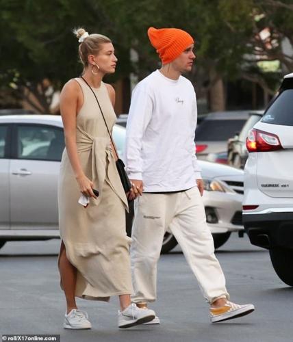 Justin Bieber khoe ảnh bà xã Hailey Baldwin đi khám thai-6