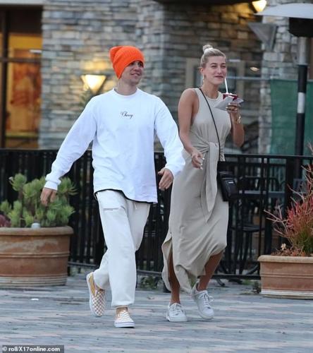 Justin Bieber khoe ảnh bà xã Hailey Baldwin đi khám thai-10