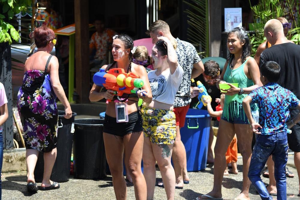 5 điểm đến lý tưởng trong lễ hội té nước ở Thái Lan-7