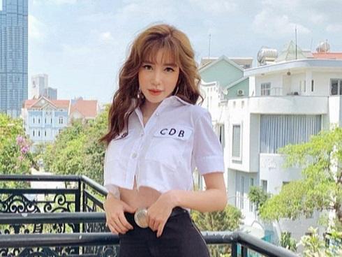 Vừa bạo miệng chọi mặt đứa nào kêu photoshop, Elly Trần đã lại để lộ rõ mười mươi dấu vết bóp ảnh méo tường-7