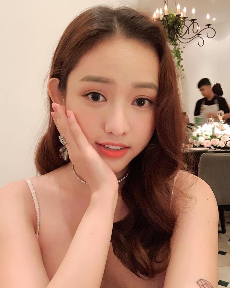 Thúy Vi đi xem tướng được khen ngũ quan hài hòa, antifan quăng gạch: Sửa hết rồi mà thầy vẫn xem được, giỏi thế-3