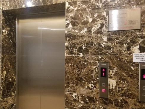 Vụ gã đàn ông sàm sỡ bé gái trong thang máy chung cư ở Sài Gòn: Gia đình nạn nhân không muốn tố giác