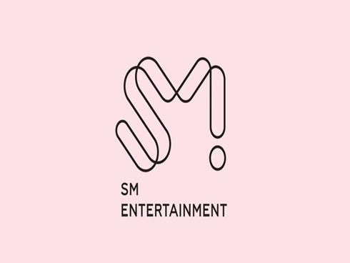 SM thử một lần chơi lớn xem fan có trầm trồ khi trình làng siêu phẩm lightstick '8 in 1' cho concert chung