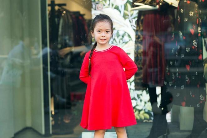 Mang vẻ đẹp lai đã đành, con gái 5 tuổi của Đoan Trang còn chứng minh đẳng cấp con nhà người ta khi nói tiếng Anh như gió-3