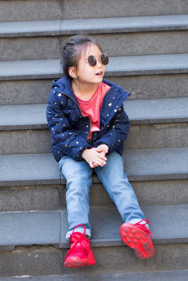 Mang vẻ đẹp lai đã đành, con gái 5 tuổi của Đoan Trang còn chứng minh đẳng cấp con nhà người ta khi nói tiếng Anh như gió-8