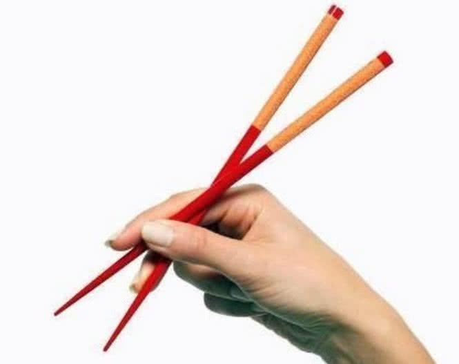 Cách cầm đũa bật mí vận mệnh giàu sang hay nghèo hèn-2