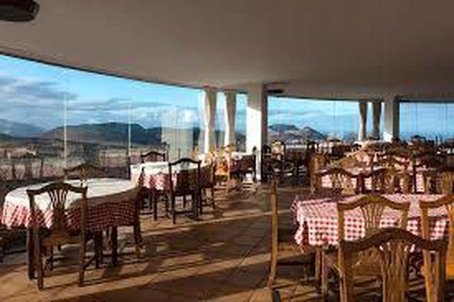 Nhà hàng độc lạ: Nướng thịt trên miệng núi lửa-5