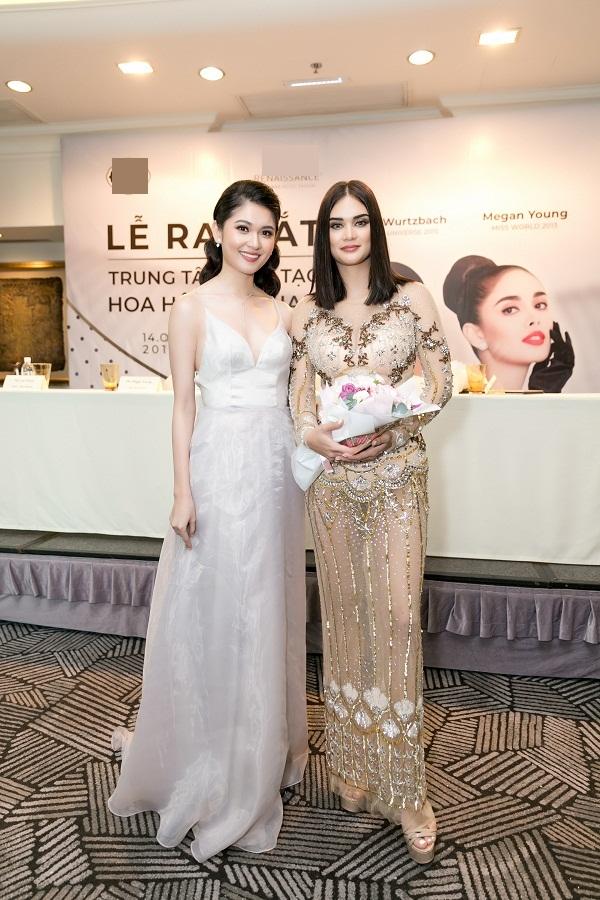 Đừng tưởng Hoa hậu Hoàn vũ Pia lùn mà dễ chặt, rất nhiều mỹ nhân Việt đình đám thần thái vẫn kém xa cô ấy-7