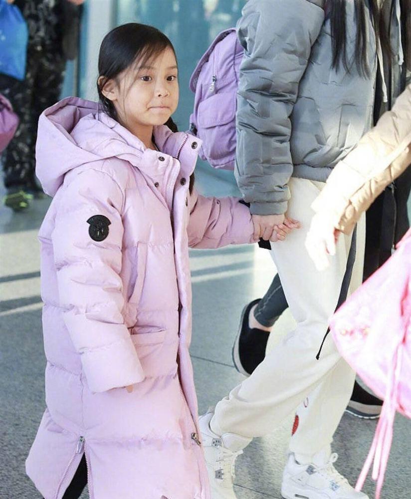 Sau phốt nói xấu Giả Nãi Lượng, Lý Tiểu Lộ tiếp tục bị chỉ trích vì dựa hơi con gái-1