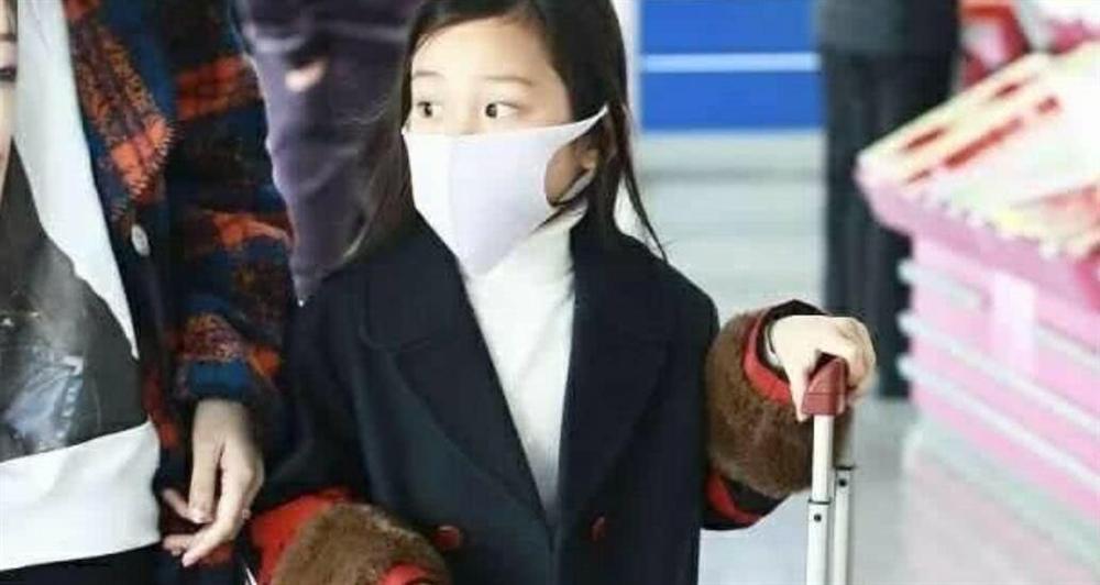 Sau phốt nói xấu Giả Nãi Lượng, Lý Tiểu Lộ tiếp tục bị chỉ trích vì dựa hơi con gái-5