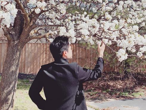 Sau 'bê bối' tình ái, Phan Thành hết khóa Facebook lại muốn sang Mỹ định cư để lảng tránh quá khứ?