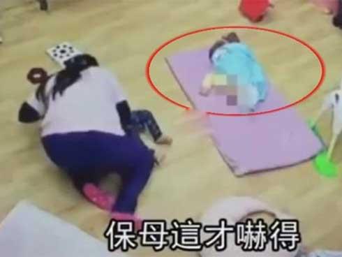 Bảo mẫu gác chân khiến bé trai 11 tháng tuổi chết thảm-1