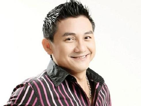 NSND Hồng Vân bần thần khi gặp Anh Vũ trong mơ với chiếc áo sơ mi caro và vẻ mặt hờn giận-3