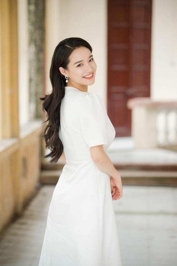 Nhã Phương từng sang Anh học làm nail và vác bụng bầu giả để nhập vai-1