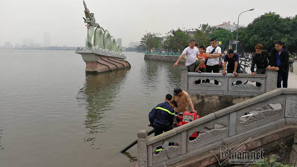 Cửa hàng thịt chó bốc cháy, dãy nhà ven hồ Tây đỏ rực-8