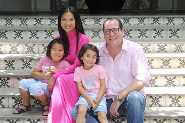 Người đẹp Việt và những cuộc tình kẻ khóc người cười với chồng Tây-5