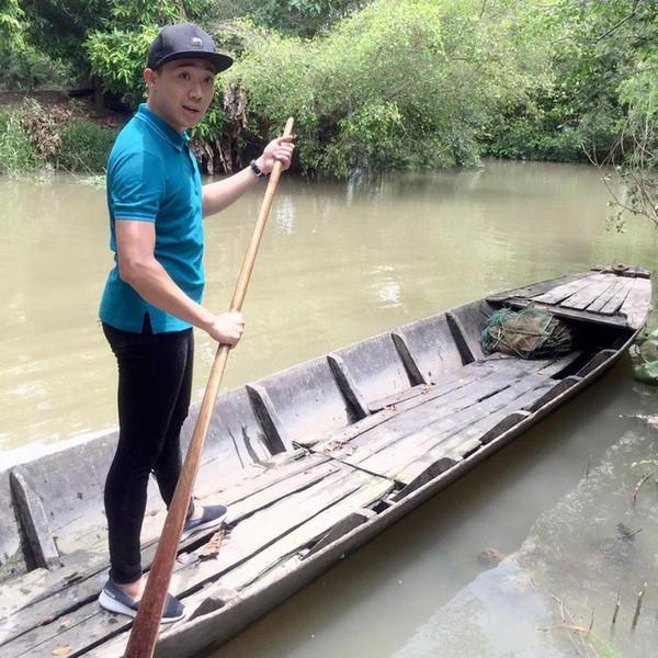 Không chỉ nghiện giày độn gót, MC Trấn Thành còn chăm diện một thứ khiến người đối diện đau mắt-7