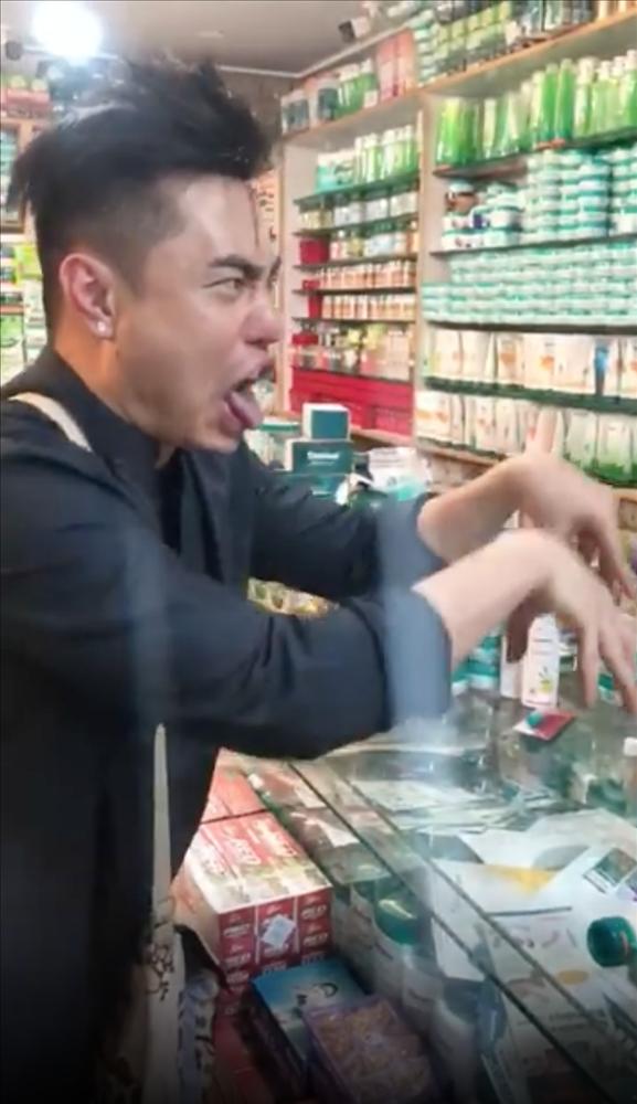 Lê Dương Bảo Lâm sỉ nhục màu da người bán hàng khi mua mỹ phẩm khiến cộng đồng mạng phẫn nộ-1