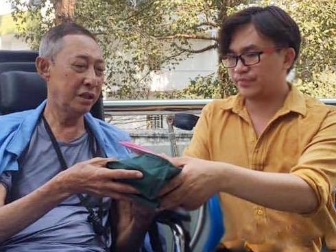 Dù bản thân đang bệnh nặng, cách nghệ sĩ Lê Bình chia sẻ nỗi đau với diễn viên Hoàng Lan vẫn khiến nhiều người rơi lệ-8