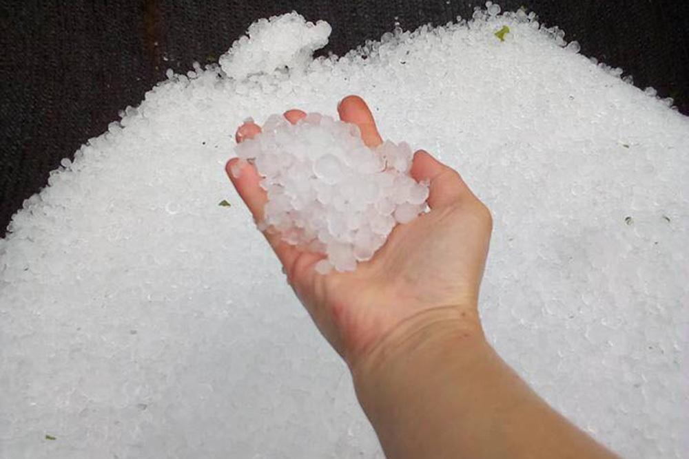 30 phút mưa đá, trắng xóa nhiều làng bản ở Nghệ An-4