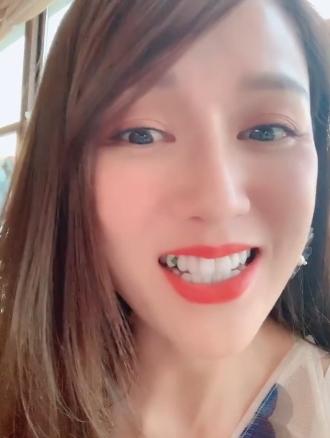 Trần Kiều Ân đăng video mừng sinh nhật 40 tuổi, dân mạng bật cười khi phát hiện răng mỹ nhân dính rau-2